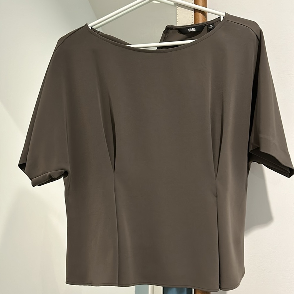 Uniqlo EUC pleated drapey blouse XS